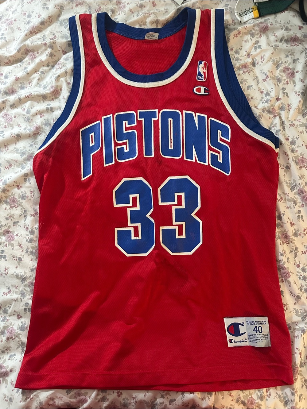 Vintage 90s Grant Hill Detroit Pistons Champion Jersey #33 - Red